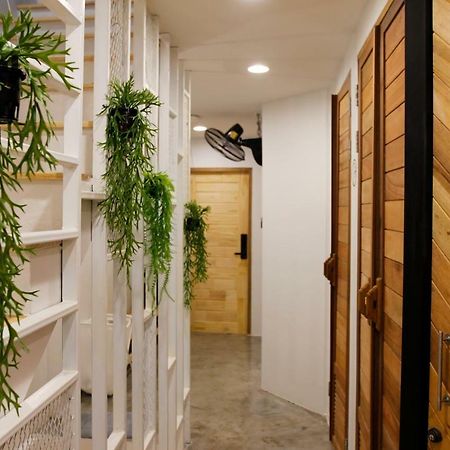 Tropical Summer Hostel Bangkok Exterior photo