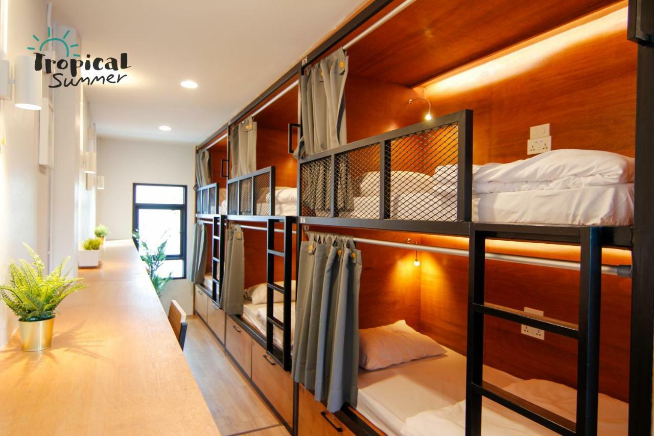 Tropical Summer Hostel Bangkok Exterior photo