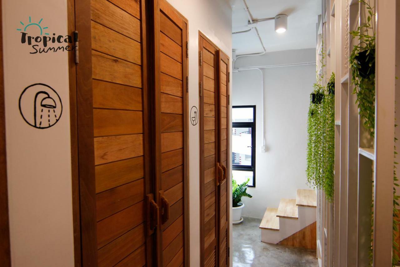 Tropical Summer Hostel Bangkok Exterior photo