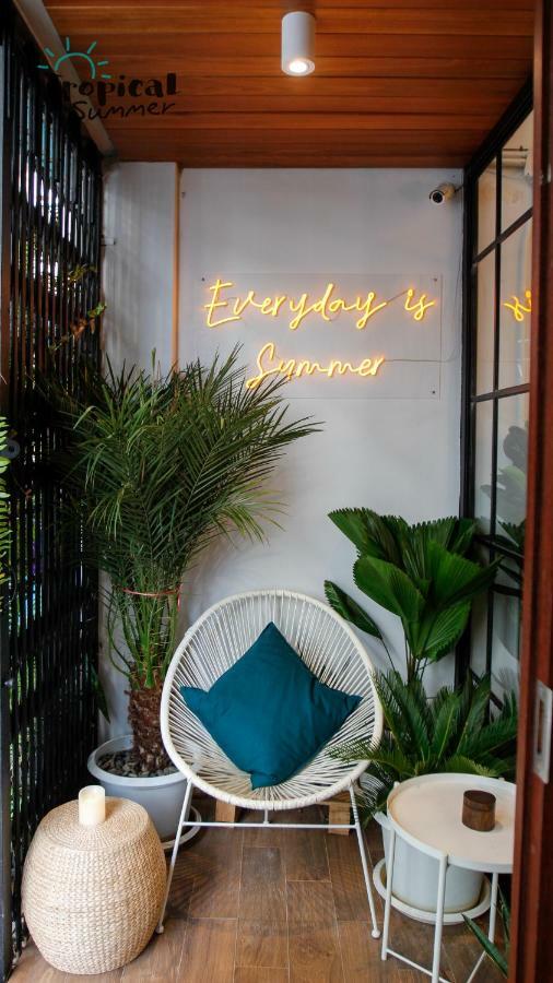 Tropical Summer Hostel Bangkok Exterior photo