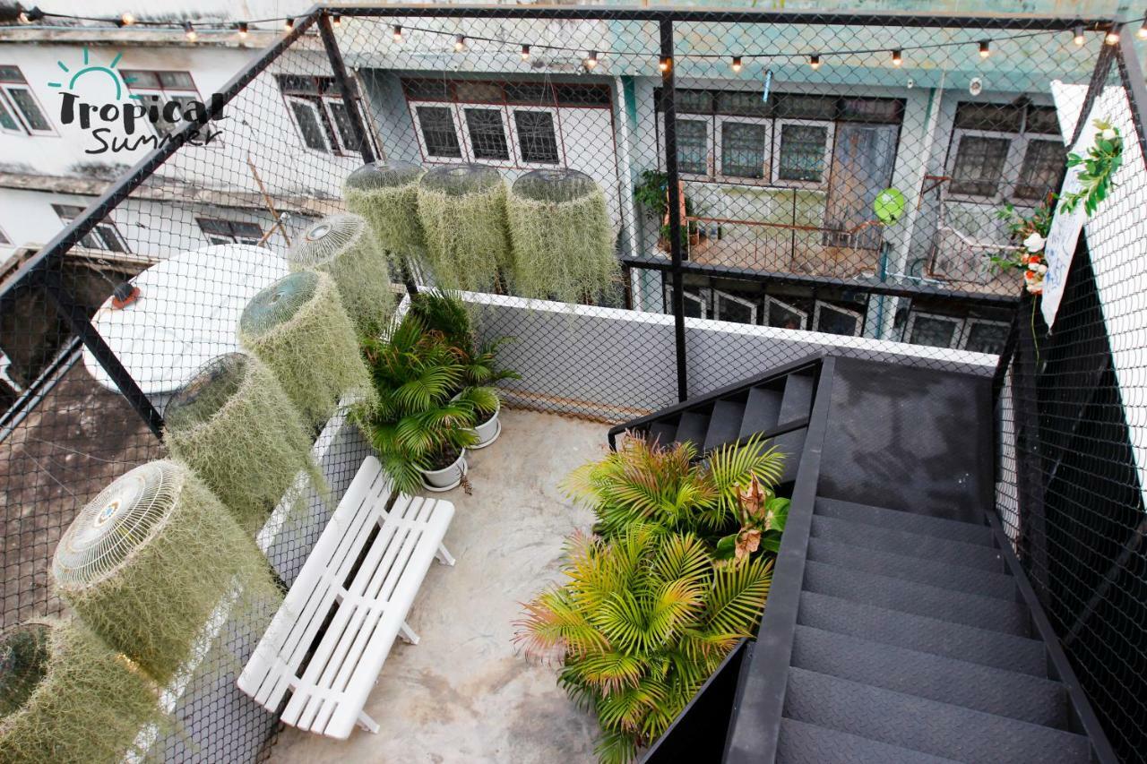 Tropical Summer Hostel Bangkok Exterior photo
